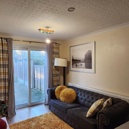 Crane Home In Dagenham With Free Wi Fi Exterior foto